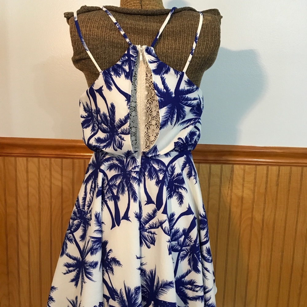 Altar'd State White with Blue Palm Tree dress, med - Picture 4 of 6